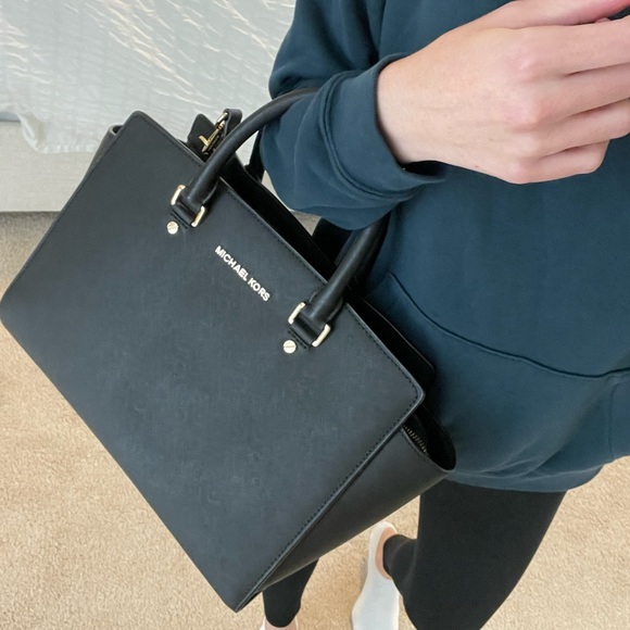 🏷️ FINAL SALE • [Michael Kors] Black Selma Satchel - Picture 8 of 11